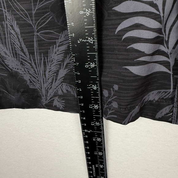 UCLA Bruins Hawaiian Shirt Mens Large Black Floral Tropical Embroidered Logo - Picture 6 of 8